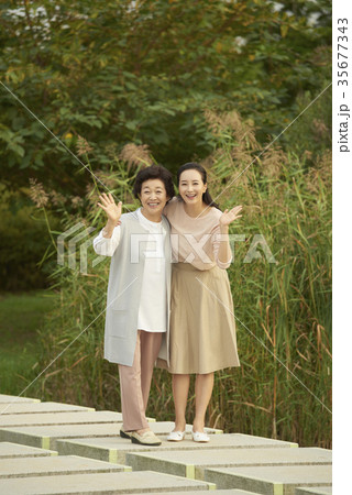 感情 公園 保護者 35677343