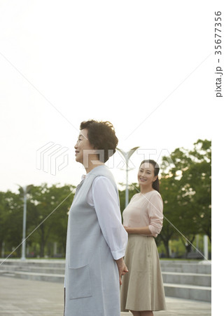感情 公園 傍観 35677356