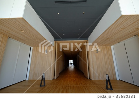 富山県美術館(2階廊下2) 富山県美術館(2階廊下2) 35680331