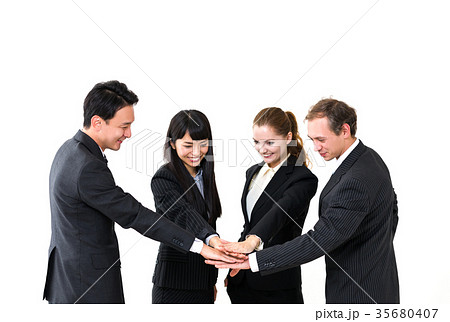 チームワーク・団結 35680407