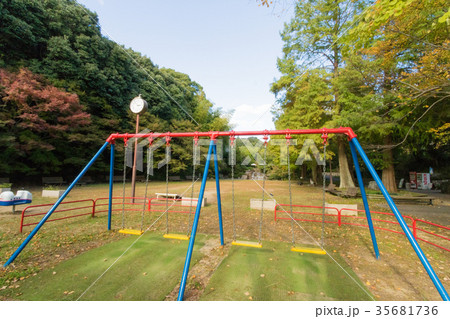 公園遊具・ブランコ 公園遊具・ブランコ 35681736