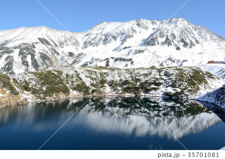 初冬の山 35701081