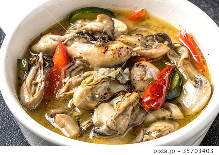 カキのアヒージョ　Spanish-style garlic Oyster 35703403
