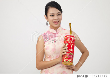 chinese woman in cheongsam chinese woman in cheongsam 35715745