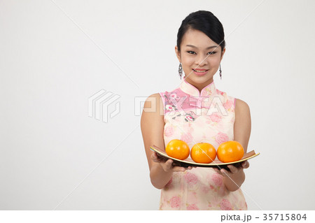 chinese woman in cheongsam chinese woman in cheongsam 35715804