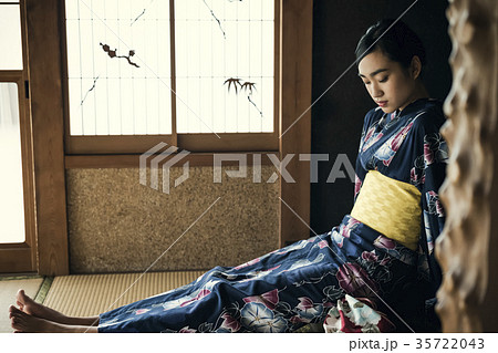 浴衣の女性 35722043