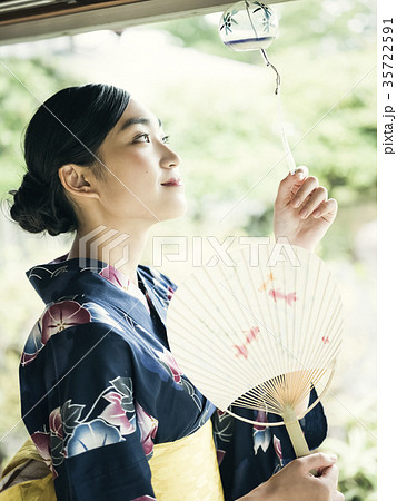 浴衣の女性 35722591