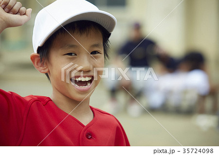 少年野球　男の子　ポートレート 35724098