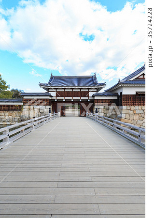 広島城 表御門・御門橋 -毛利輝元が築いた平城・日本100名城- 広島城 表御門・御門橋 -毛利輝元が築いた平城・日本100名城- 35724228