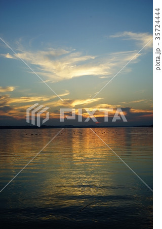 涸沼の夕景 35724444