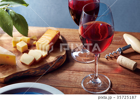 ワインとチーズ 35725187