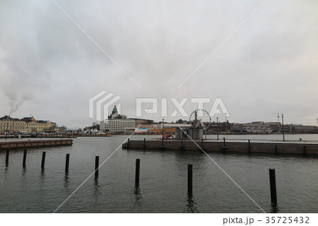 フィンランドのエテラ湾(Etelasatama in Finland) 35725432