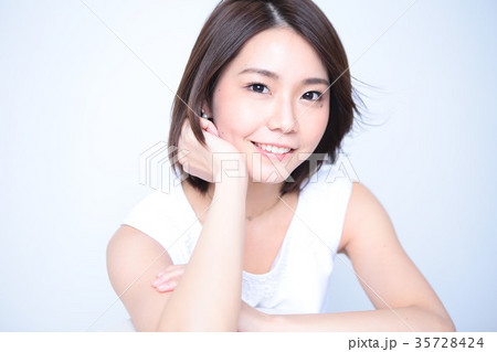 優しい微笑み 35728424