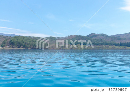 春の田沢湖 35729697