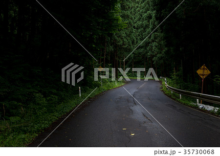 峠道 安全運転 道路 峠道 安全運転 道路 35730068
