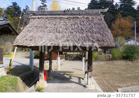 信州 東筑摩筑北地区の文化財 岩殿寺 神願門 手斧削りの簡素な門 信州 東筑摩筑北地区の文化財 岩殿寺 神願門 手斧削りの簡素な門 35731737