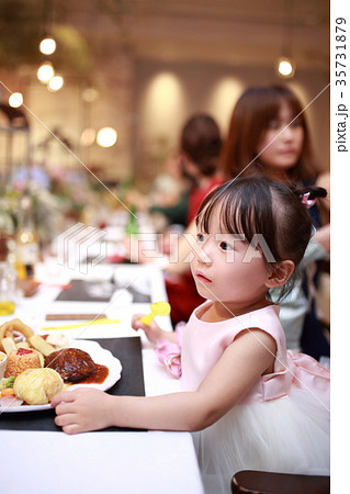 結婚式 (パーティー 参列 家族 ファミリー パーティー 披露宴 ウェディング お子様ランチ) 35731879