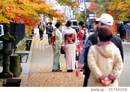 晩秋の角館　武家屋敷で紅葉狩り 35734259