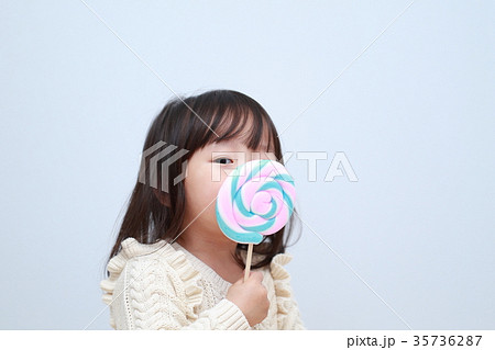 キャンディ (あめ アメ 飴 おやつ お菓子 駄菓子 デザート スイーツ 砂糖菓子 カラフル) 35736287