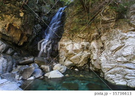 愛媛県久万高原町 面河渓 霧ヶ追の滝 愛媛県久万高原町 面河渓 霧ヶ追の滝 35736613