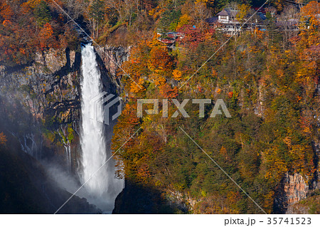 【栃木】日本の名瀑 紅葉の華厳の滝 【栃木】日本の名瀑 紅葉の華厳の滝 35741523