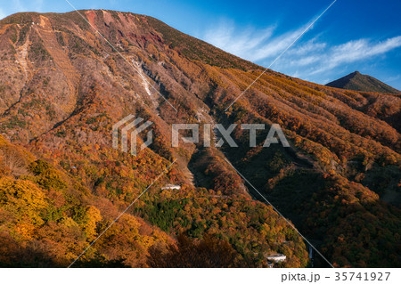 【栃木】紅葉の男体山 【栃木】紅葉の男体山 35741927