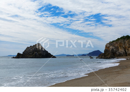 渥美半島　赤羽根ロングビーチと日出の石門 35742402