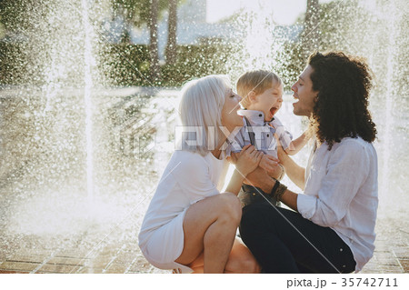 beautiful young family 35742711