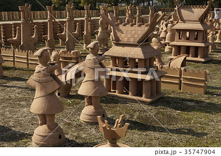 埴輪 巫女と入母屋造り 埴輪 巫女と入母屋造り 35747904