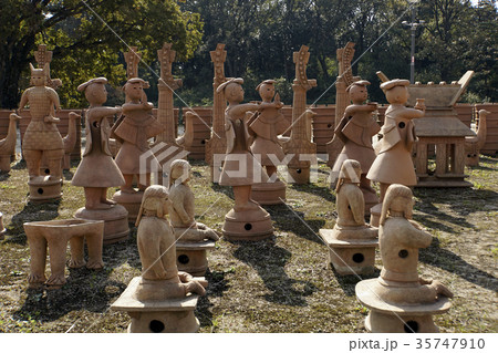 ハニワ　祭祀場の巫女たち 35747910