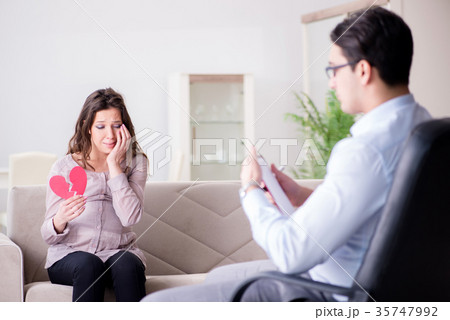 Pregnant woman visiting psychologist doctor 35747992