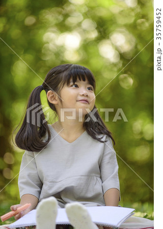 女の子 女性 女 35759452