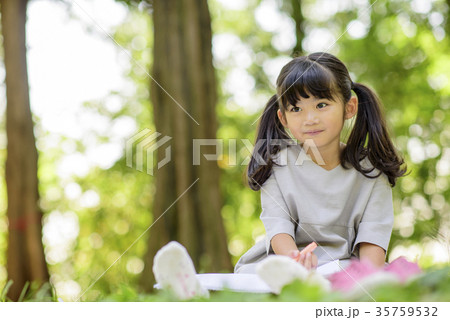 女の子 女性 女 35759532