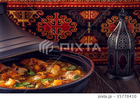 Traditional moroccan tajine of chicken Traditional moroccan tajine of chicken 35770410