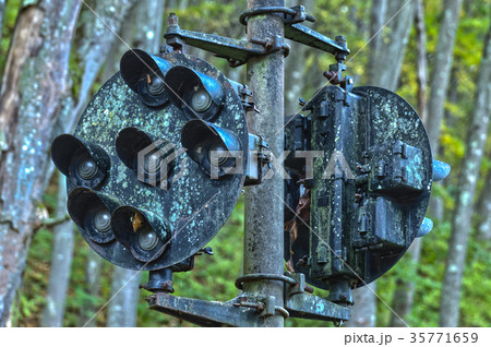 旧国鉄篠ノ井線　廃線敷コース 　信号機 35771659