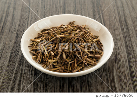 ほうじ茶　茶葉　日本茶　白皿 35776056