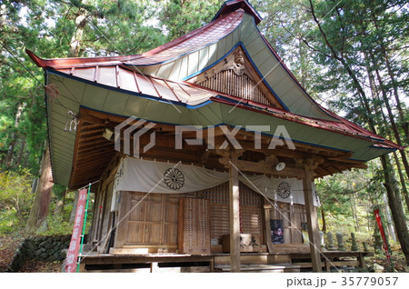 信州　東筑摩郡麻績村の文化財　福満寺護摩堂　８４９年創建の古刹 35779057