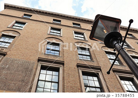 レトロ建築（大阪・綿業会館） 35788455