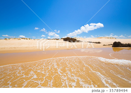 Nice open seashore with blue sky 35789494