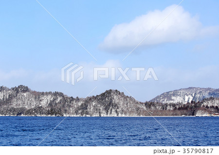 冬の晴れ間 35790817