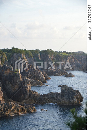 尖閣湾(佐渡島/新潟県佐渡市姫津・北狄) 尖閣湾(佐渡島/新潟県佐渡市姫津・北狄) 35792247