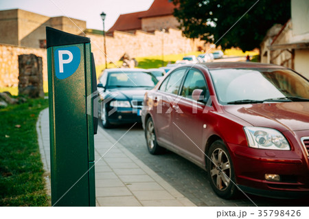 Parking Machine With Electronic Payment At City 35798426
