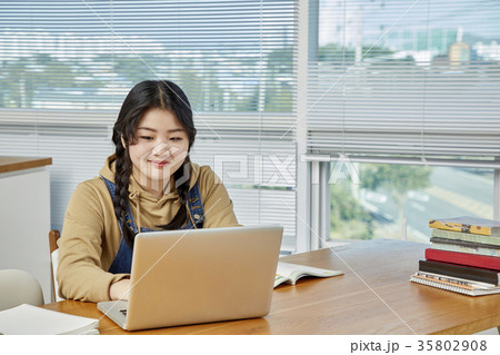 10代 感情 東洋人 35802908