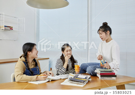 感情 会話 対話 35803025