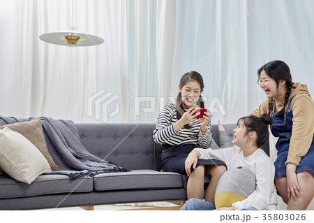 10代 感情 にぎる 35803026