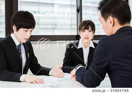ビジネスシーン　商談 35804788