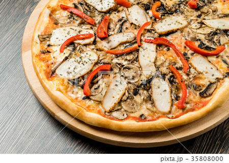 italian pizza 35808000