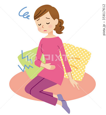 生理痛に悩む女性　PMS 35817612