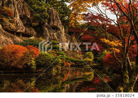 錦秋の那谷寺 35818024