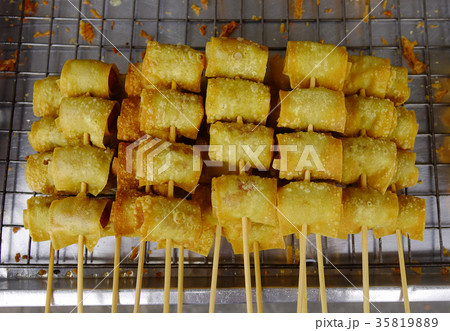 Fried Chinese traditional spring rolls 35819889